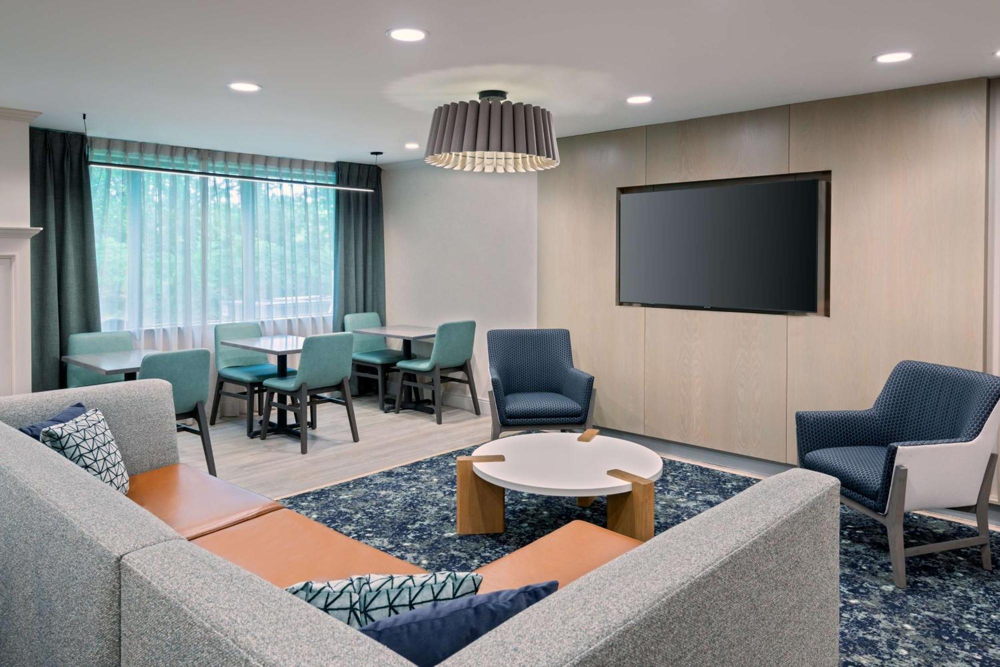 וינזדור לוקס Hampton Inn Hartford Airport מראה חיצוני תמונה