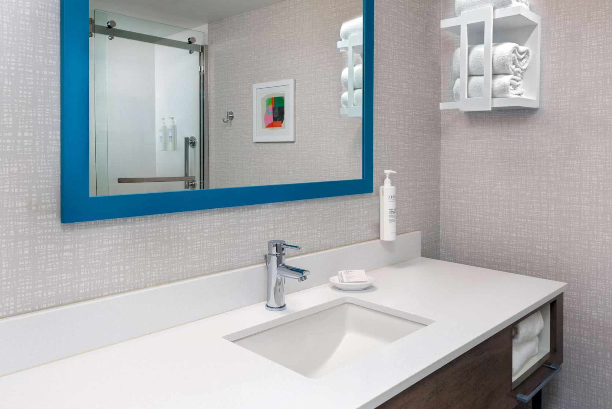 וינזדור לוקס Hampton Inn Hartford Airport מראה חיצוני תמונה