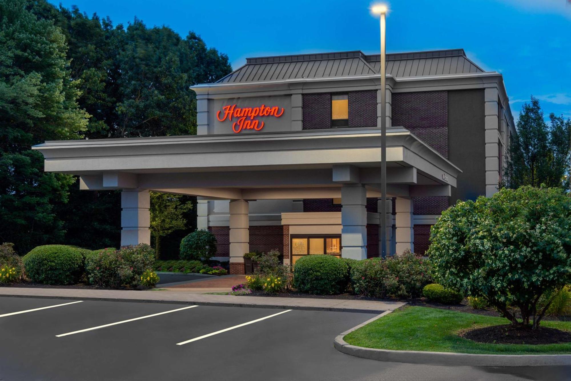 וינזדור לוקס Hampton Inn Hartford Airport מראה חיצוני תמונה