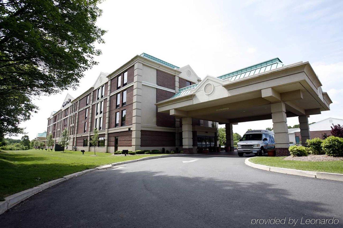 וינזדור לוקס Hampton Inn Hartford Airport מראה חיצוני תמונה