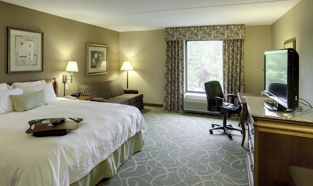 וינזדור לוקס Hampton Inn Hartford Airport חדר תמונה
