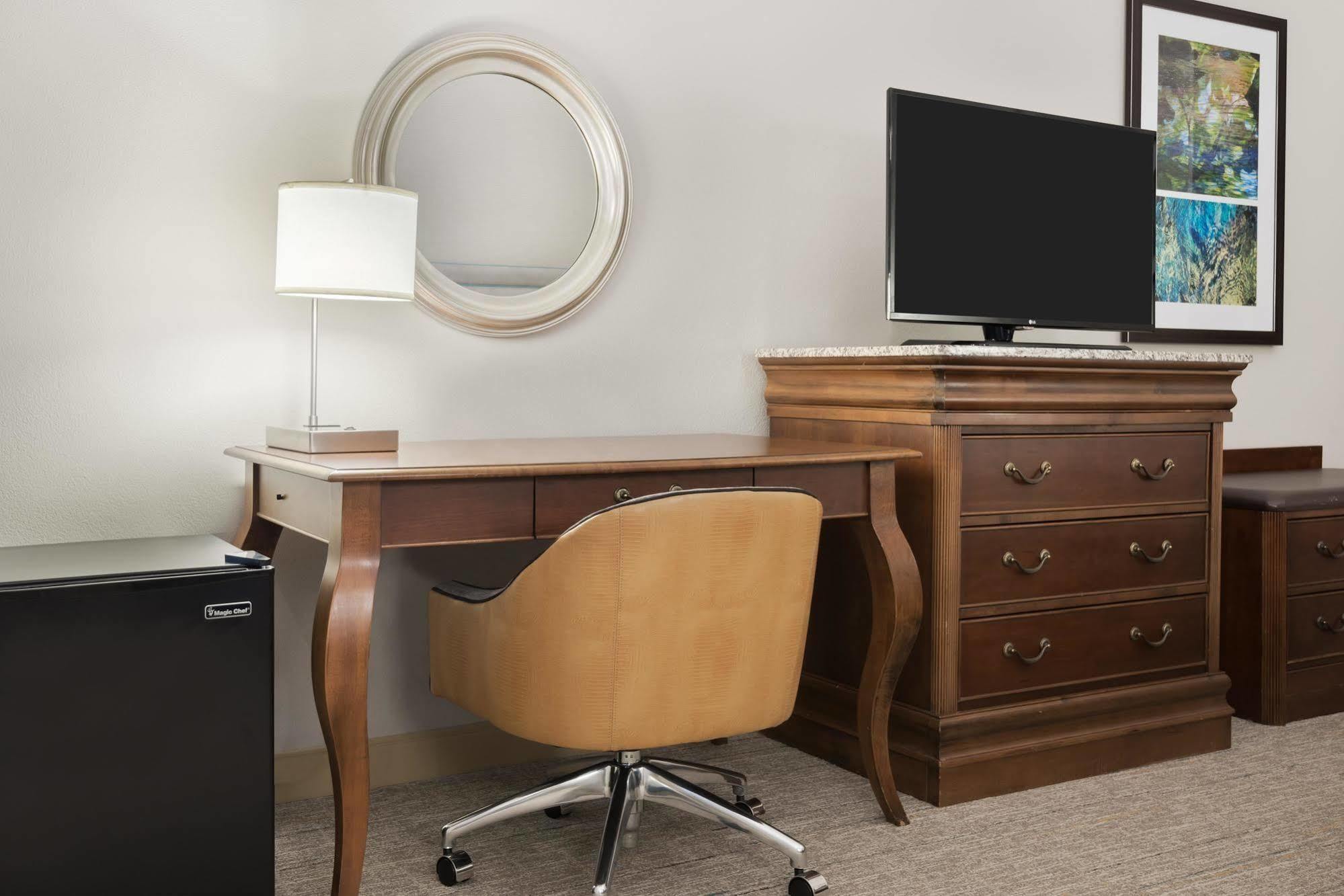 וינזדור לוקס Hampton Inn Hartford Airport מראה חיצוני תמונה